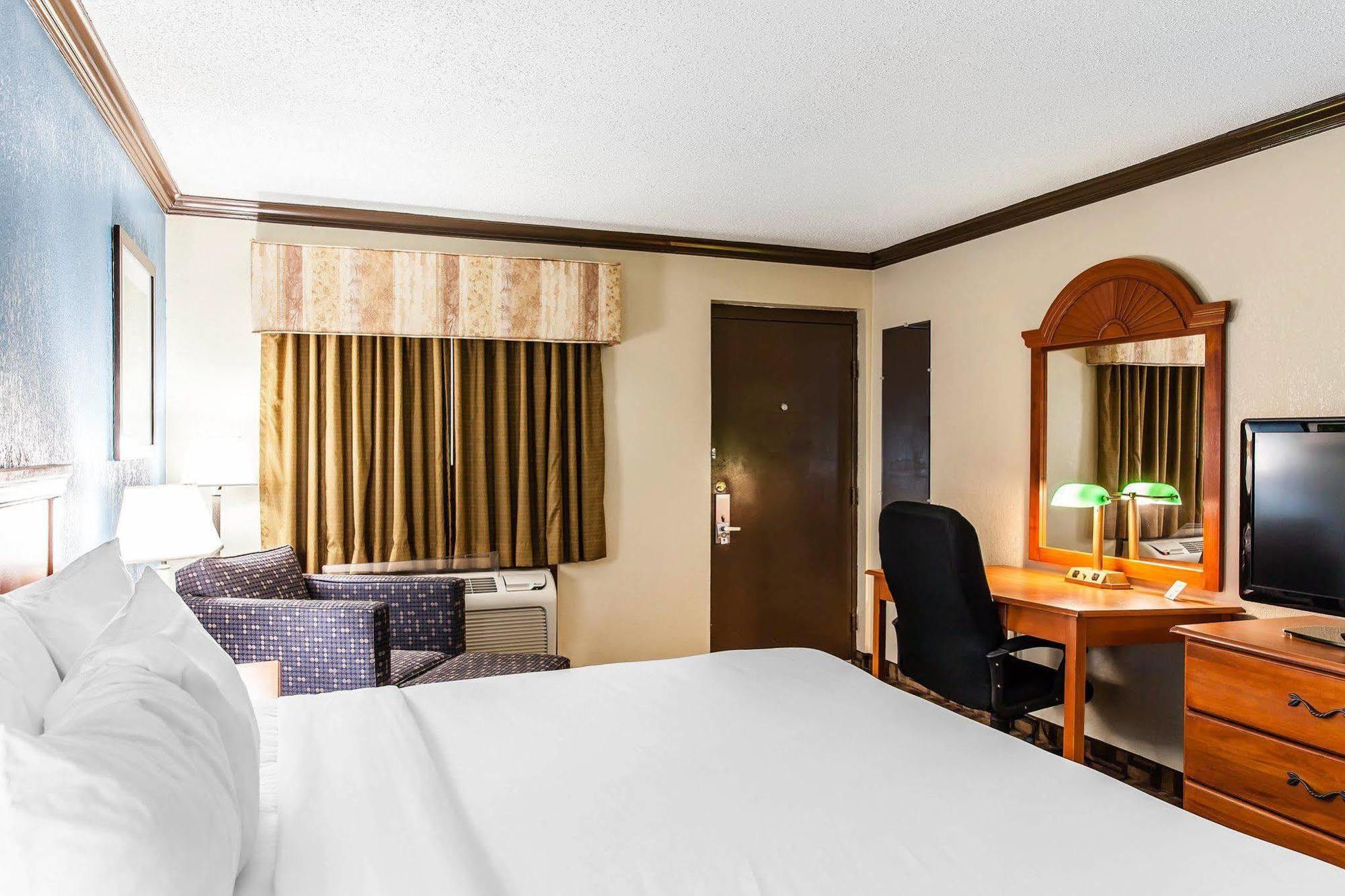 Comfort Inn & Suites Quakertown Exterior foto